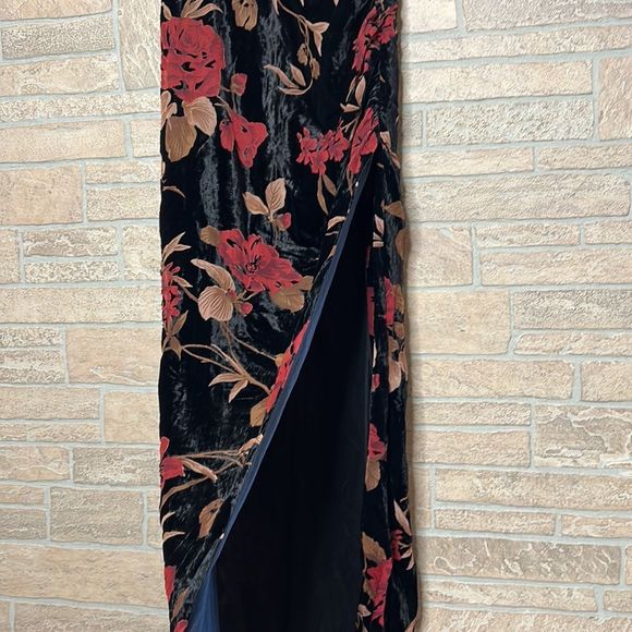 Lulu's Exquisite Black Floral Burnout Velvet Strapless Maxi Dress Size Small - Picture 8 of 14